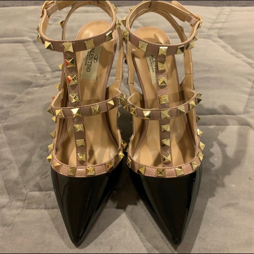 NWOT Valentino RockStud Heels SZ 37